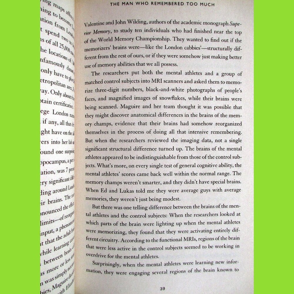 Book - Moonwalking with Einstein: The Art and Science of Remembering Everything - Picture 10 of 16